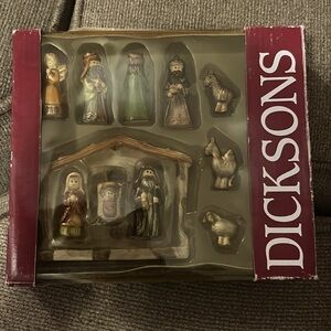 DICKSON FAMILY CHRISTMAS SET FIGURINES